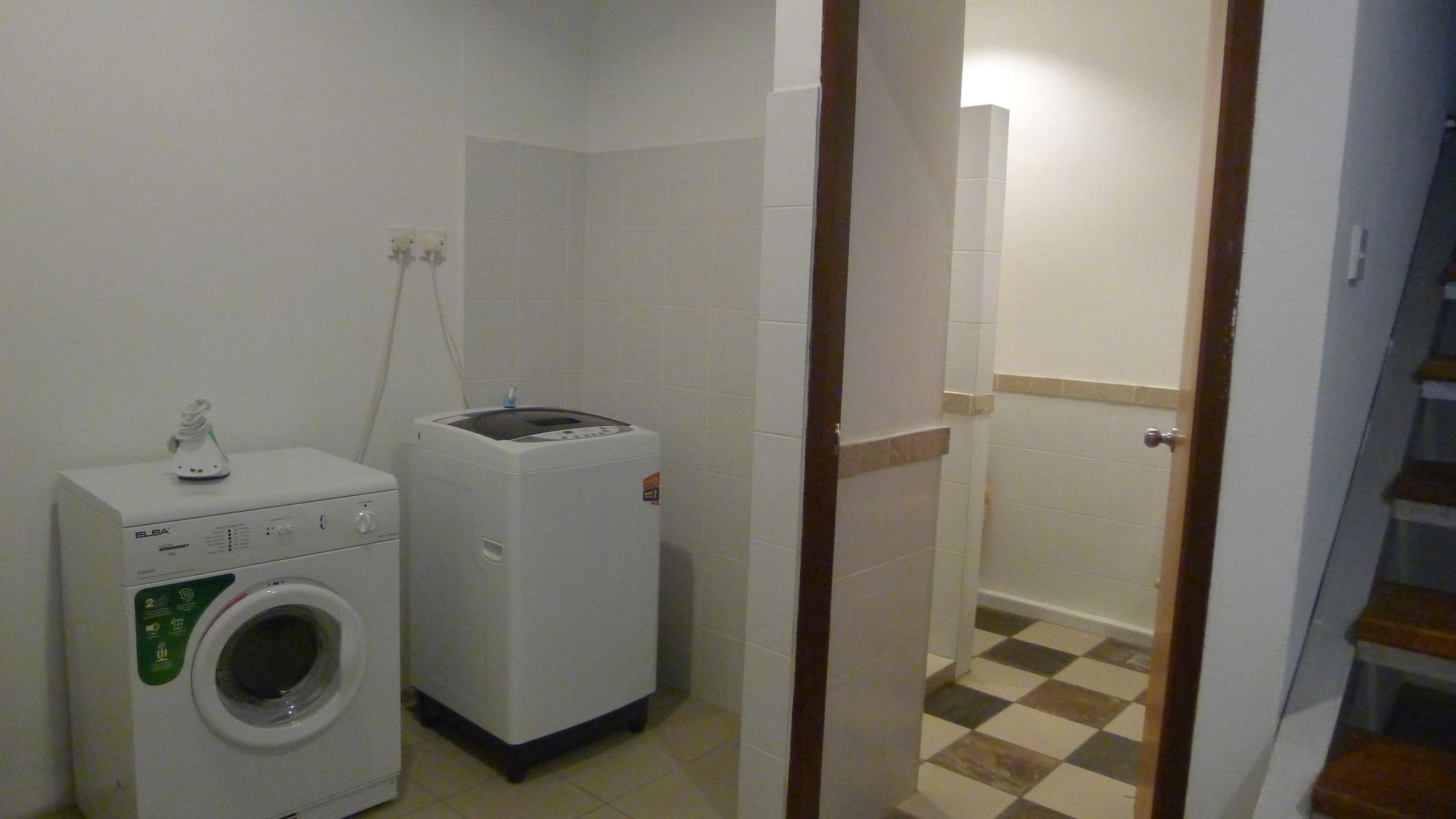 Wesberly Apartments Kuching Luaran gambar