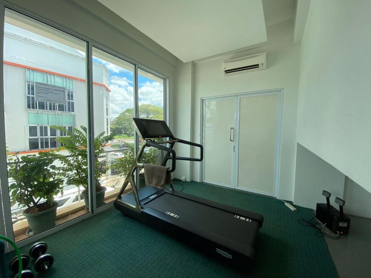 Wesberly Apartments Kuching Luaran gambar