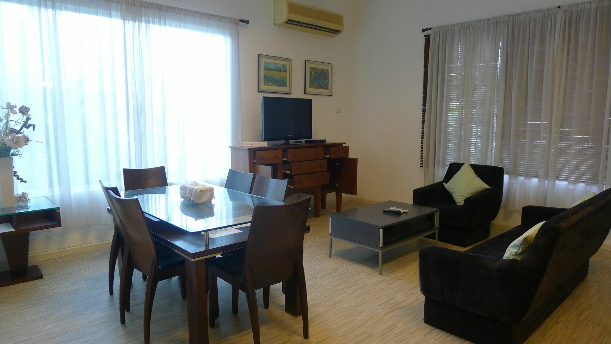 Wesberly Apartments Kuching Luaran gambar